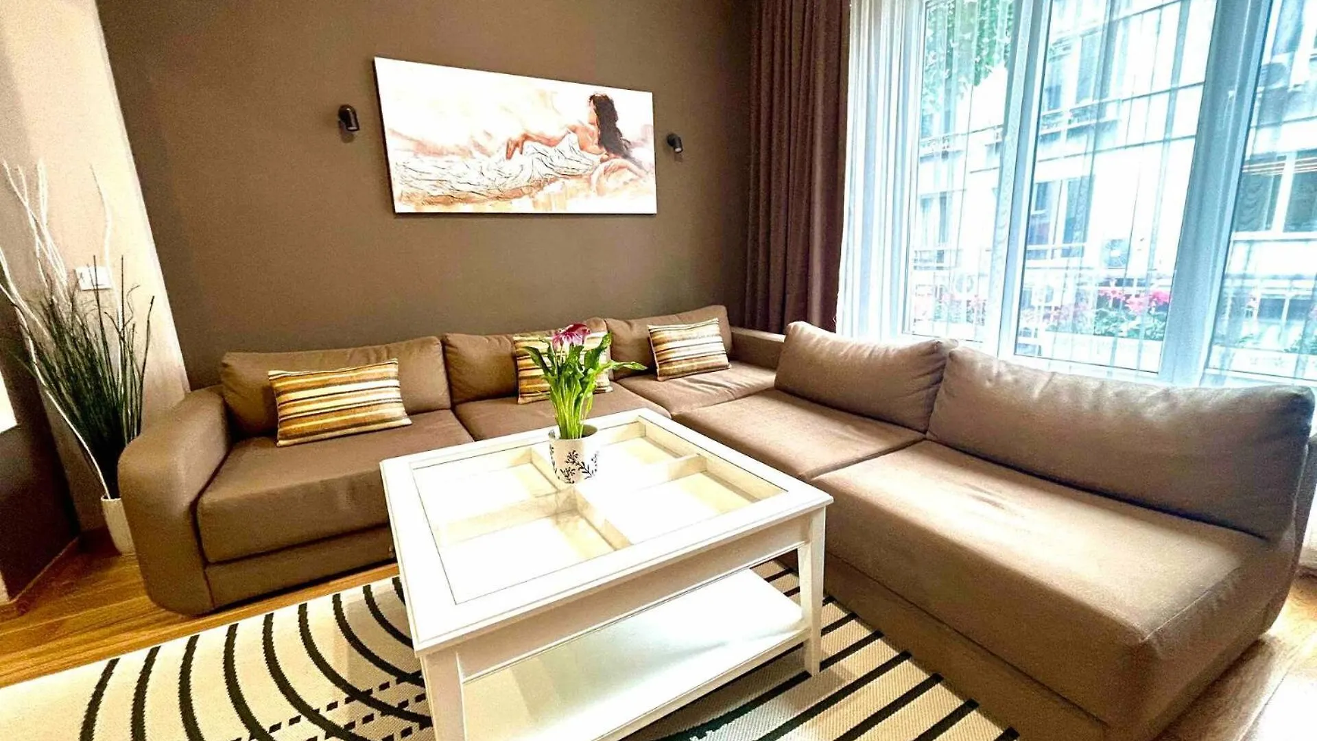 Apartment In City Center location