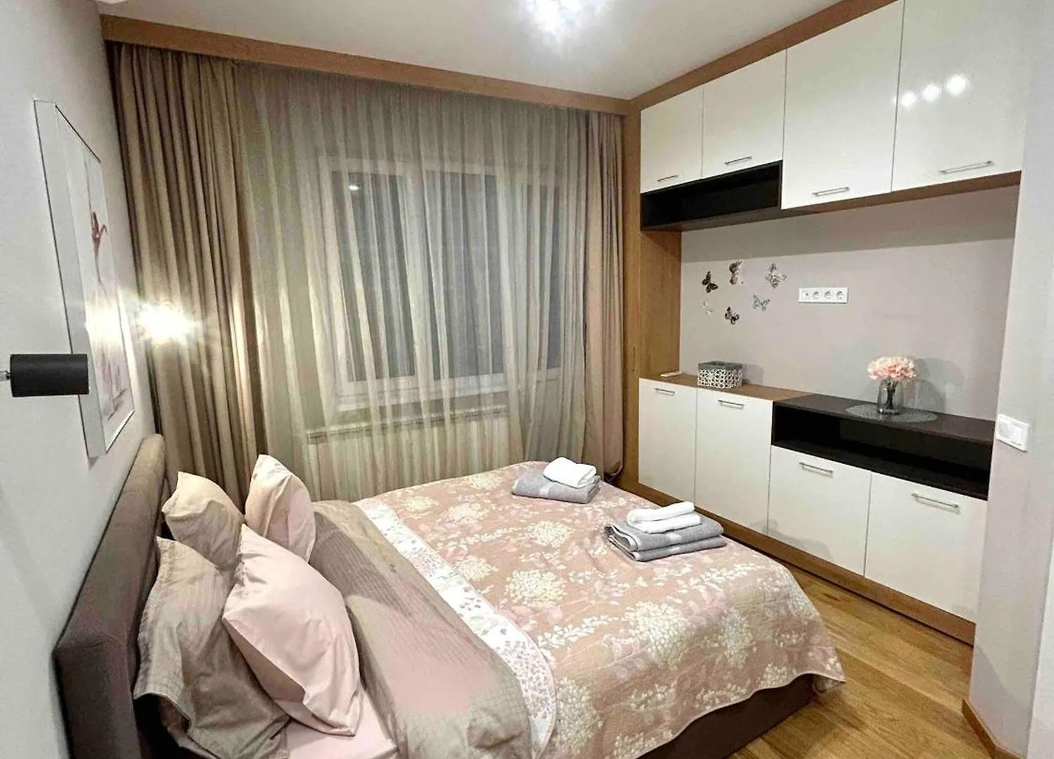 Apartment In City Center Sofie