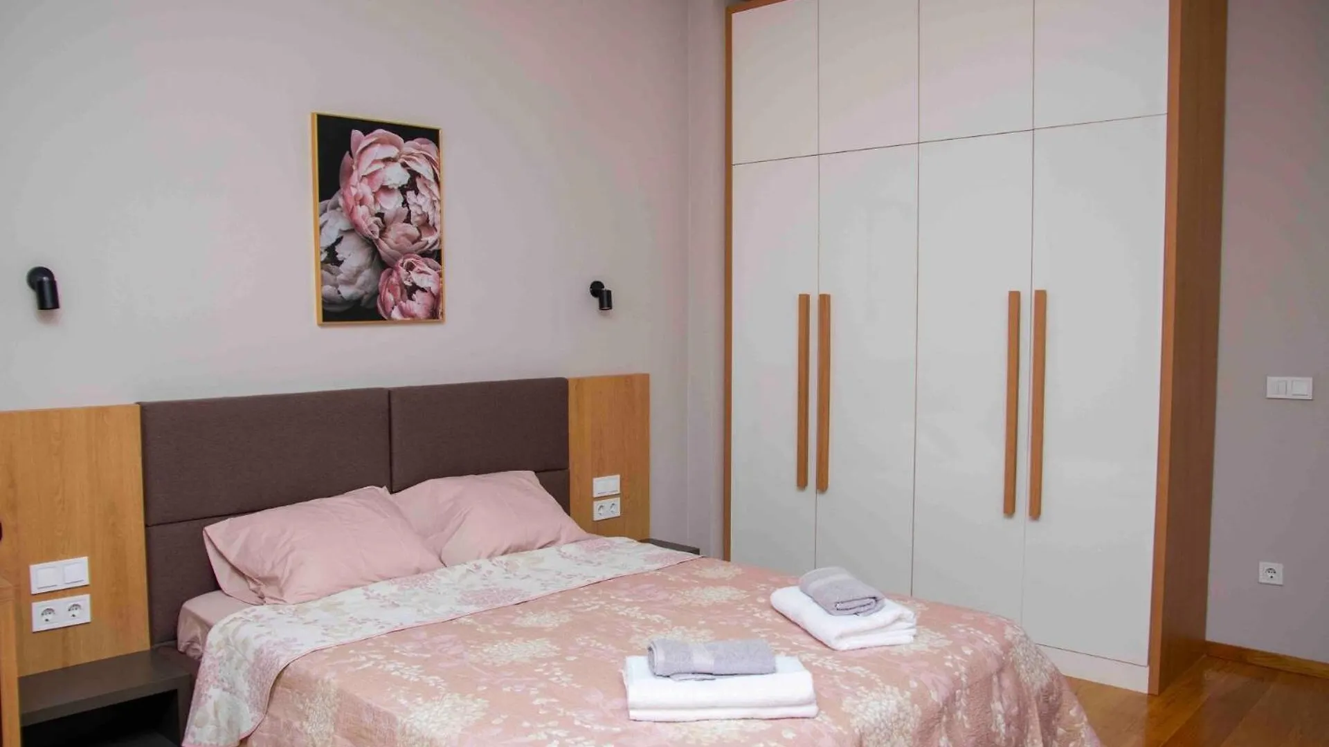 Apartment In City Center Sofie
